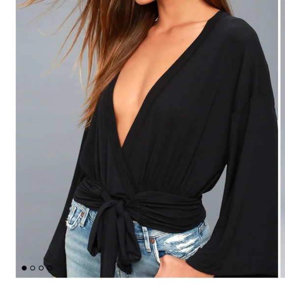 Free People That's a Wrap Black Bell Sleeve Crop Top Size Small - Picture 1 of 8